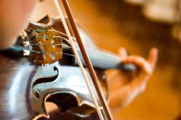 Violin Vibrato Blog Post Header